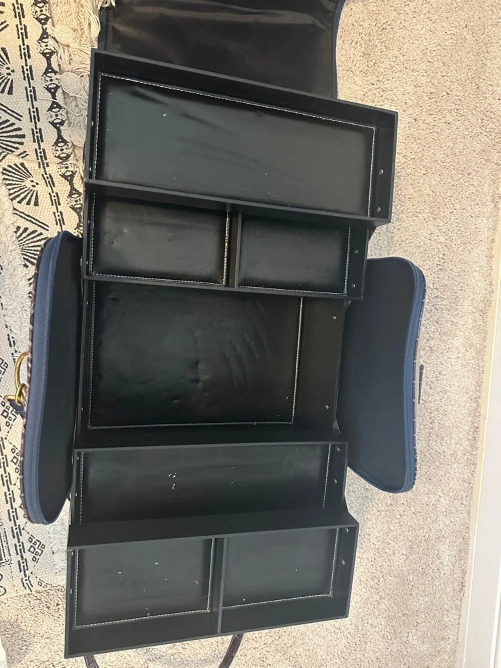 SeneGence Travel Expandable Makeup Case - Picture 6 of 12